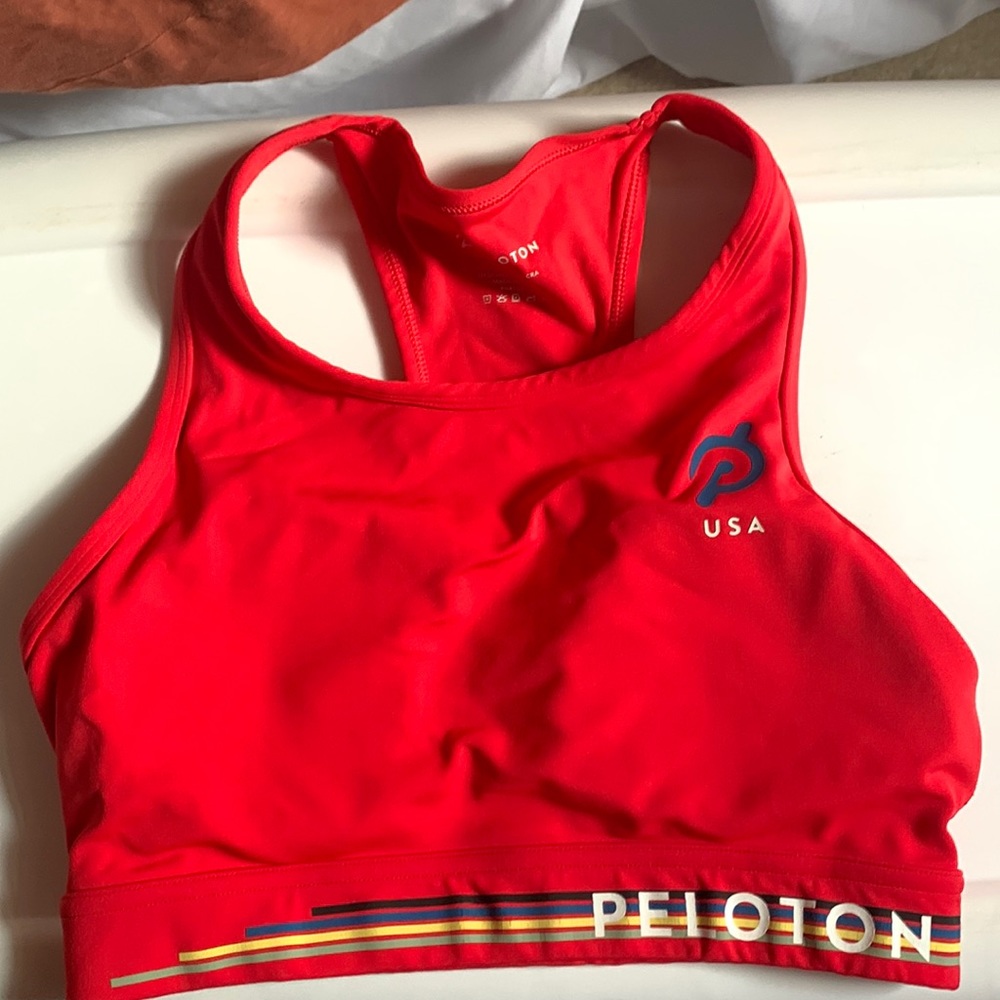 Peloton sports bra with cups